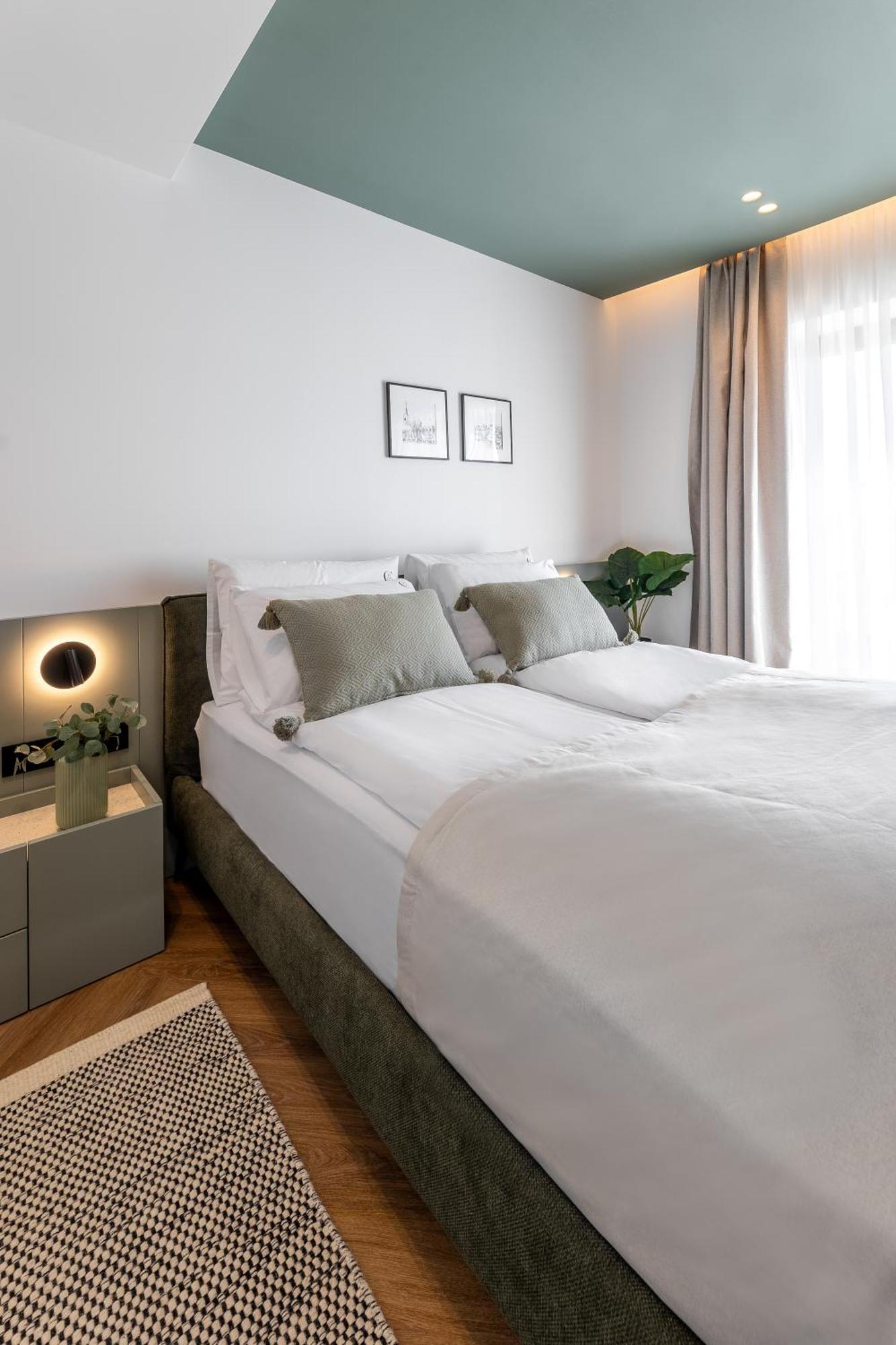 Catalog Boutique Rooms บราติสลาวา ภายนอก รูปภาพ