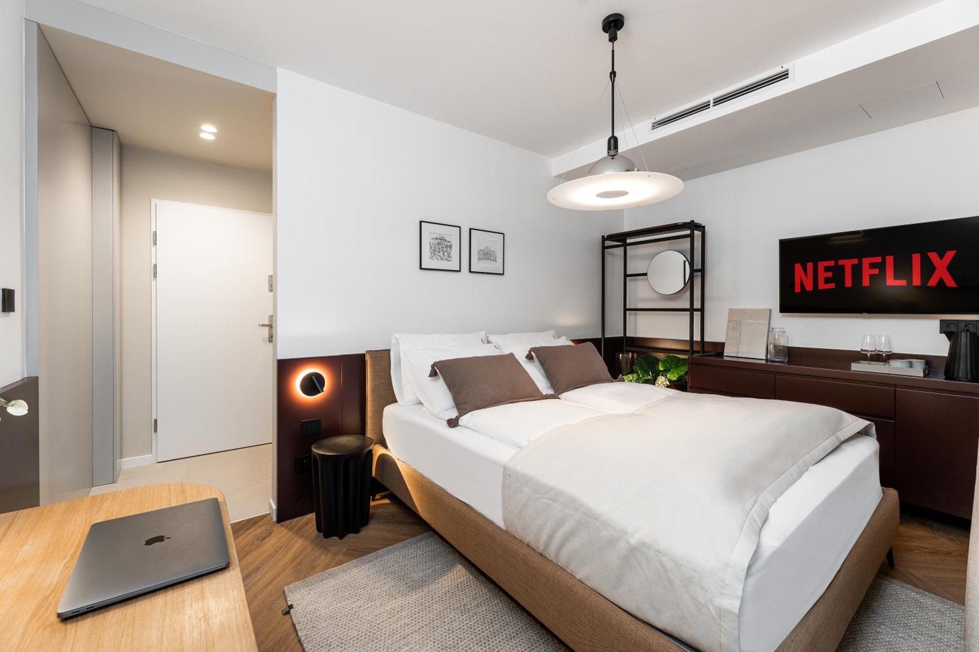 Catalog Boutique Rooms บราติสลาวา ภายนอก รูปภาพ